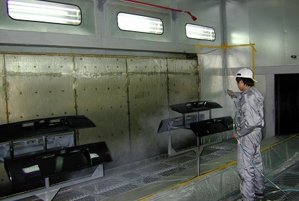 保險(xiǎn)杠水簾噴漆房